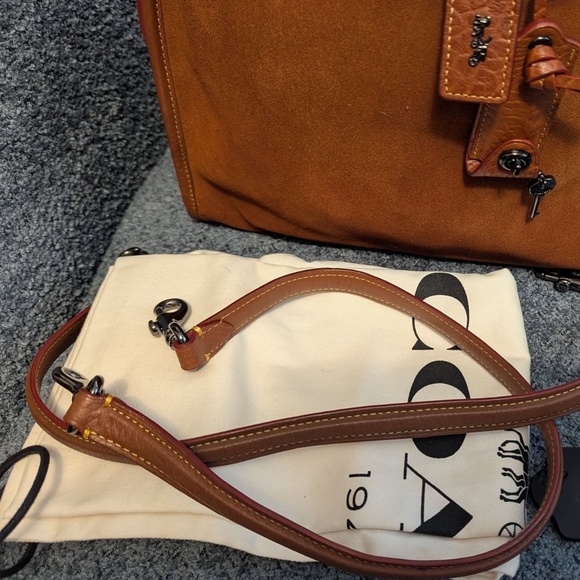 Coach 1st Gen Rogue 30/31 in 1941 Saddle Suede. First Generation HTF - Picture 4 of 14